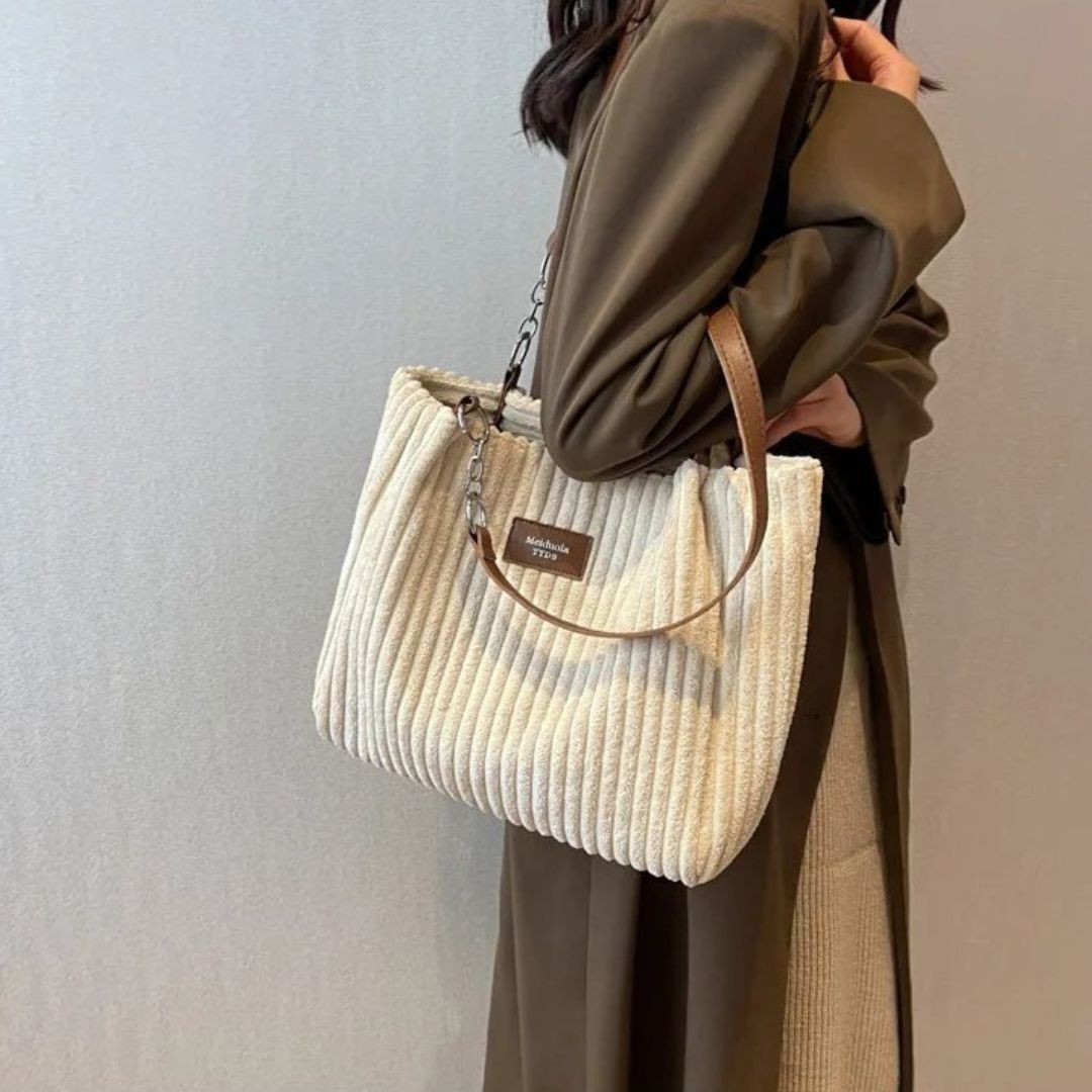 Delicate Shoulder Bag 