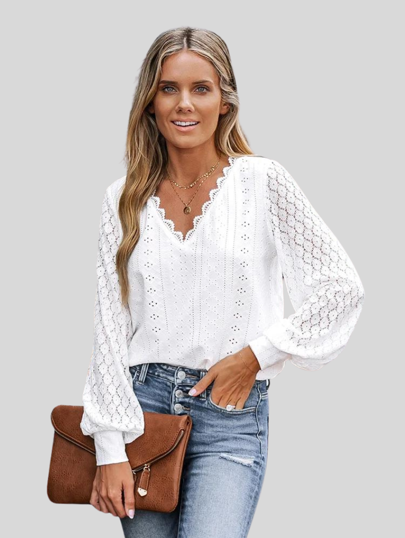 Scallop blouse | With V-neck