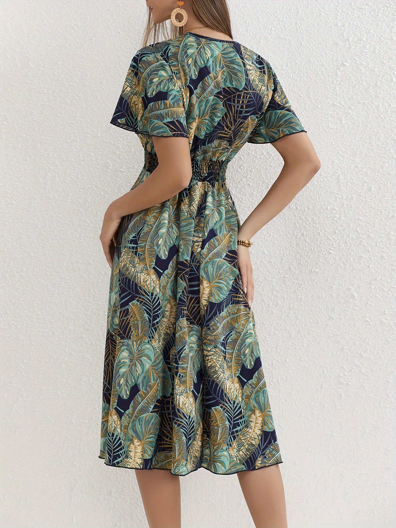 Laura | Dress with Leaf Print