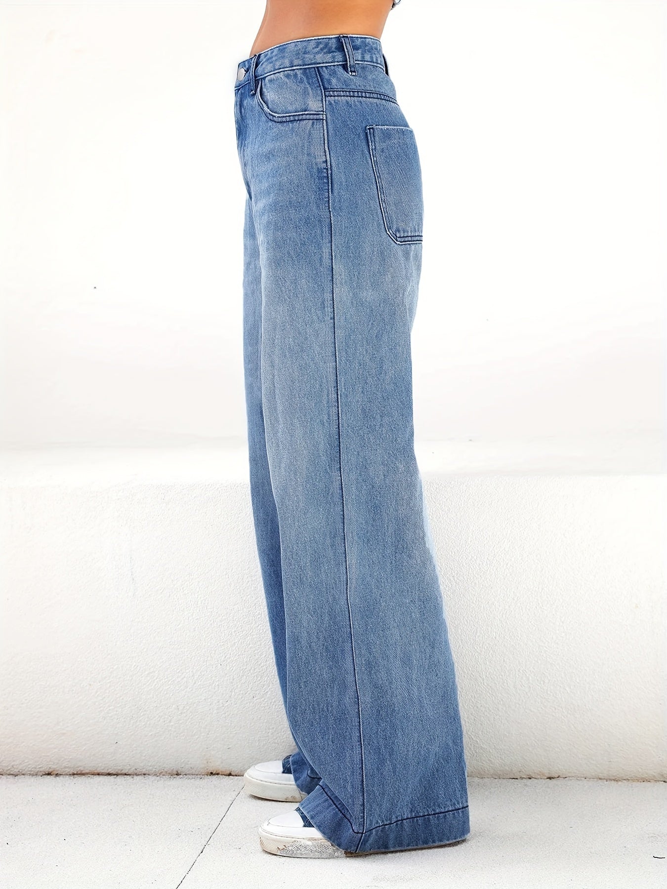 Wide-Leg Comfort Jeans