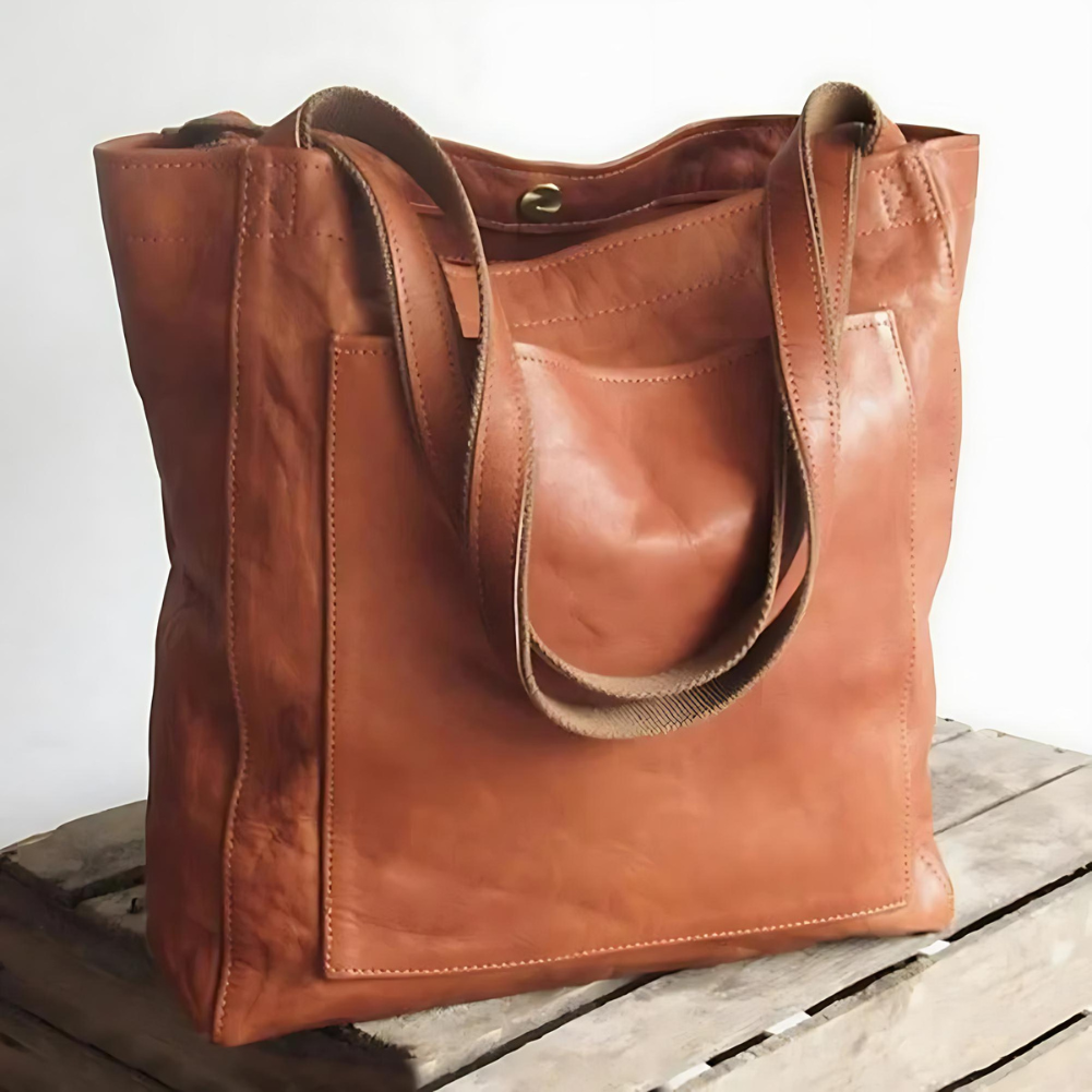 Shoulder bag | made of leather