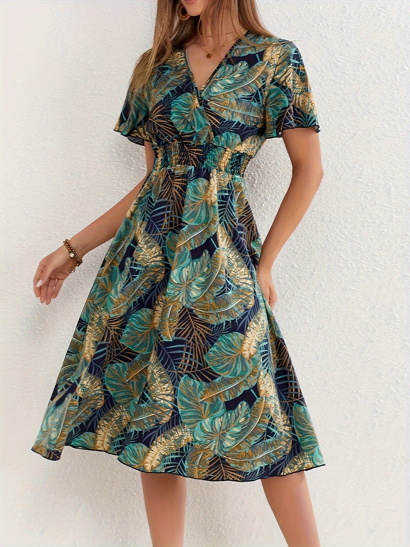 Laura | Dress with Leaf Print