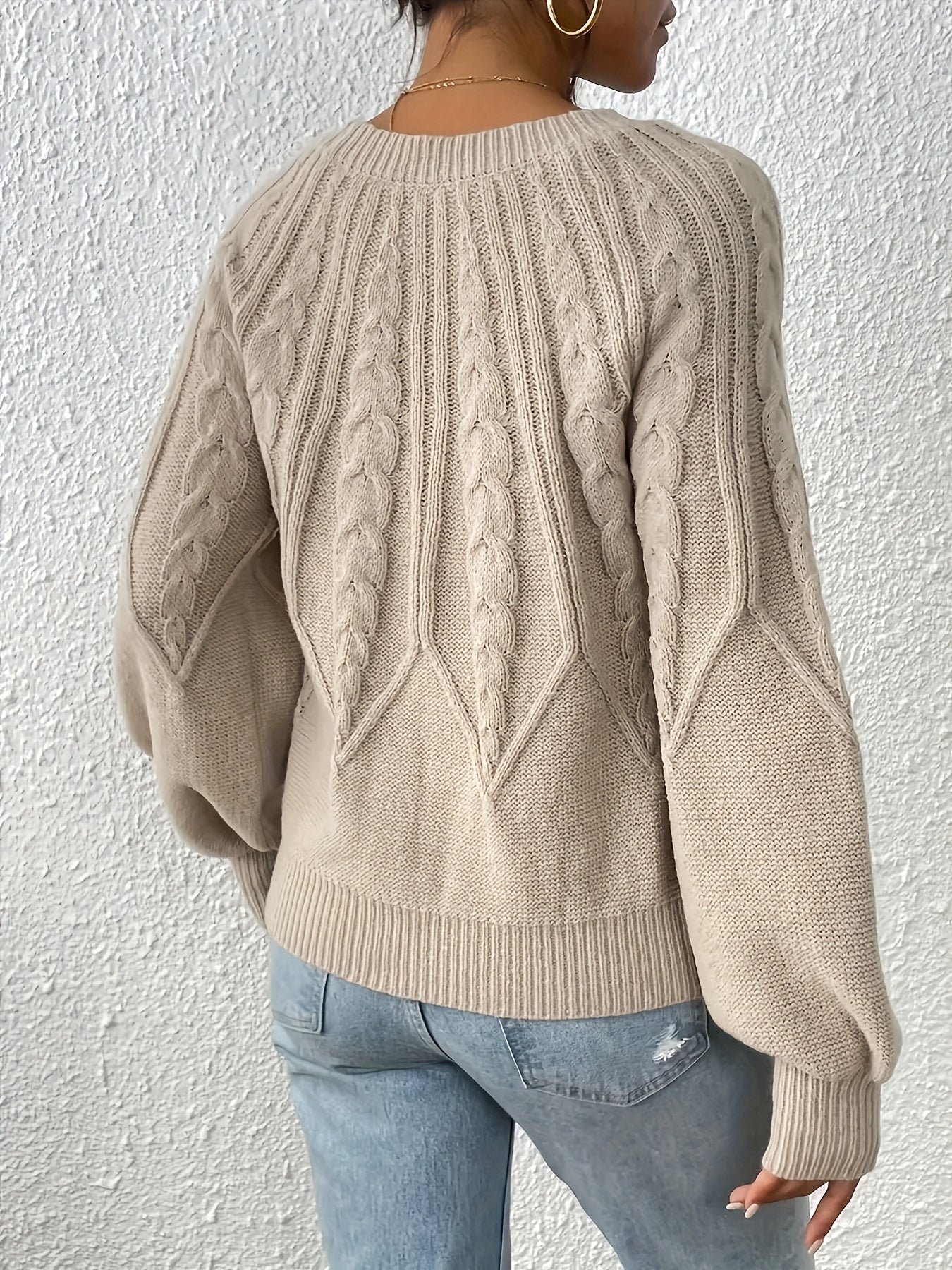  Cable knit sweater with lantern sleeves