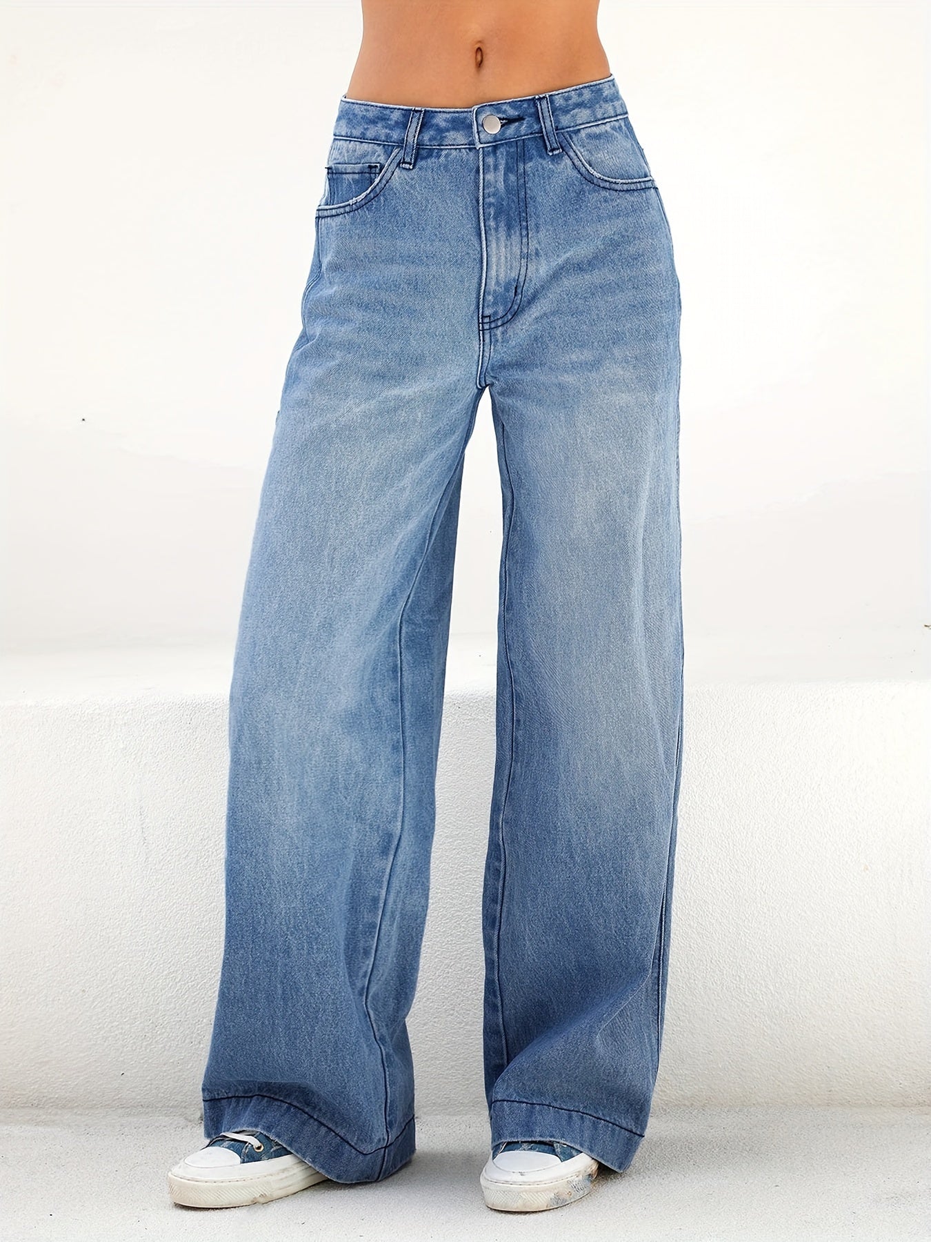 Wide-Leg Comfort Jeans