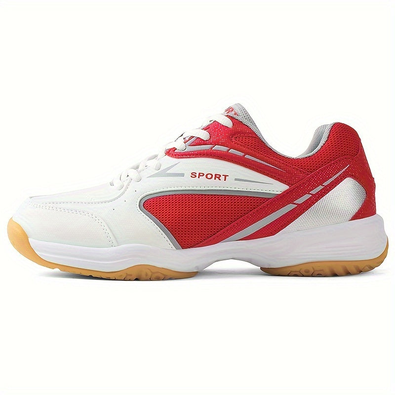 Sports shoe for indoor and outdoor activities